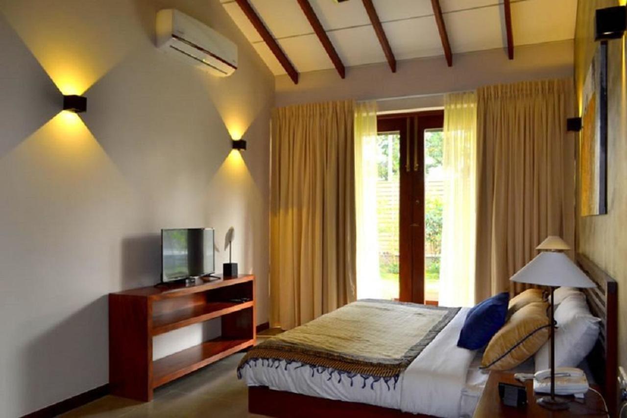 Kethaka Aga Hotel Tissamaharama Bagian luar foto