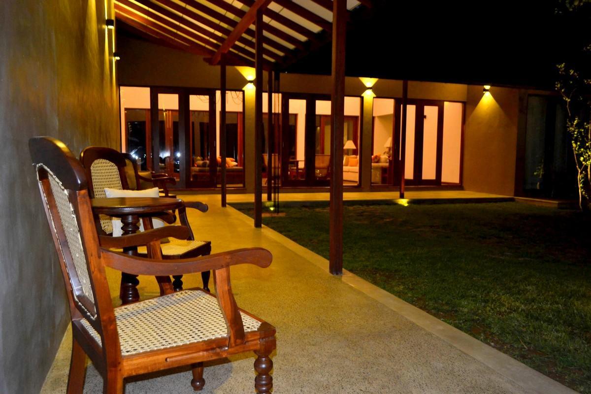 Kethaka Aga Hotel Tissamaharama Bagian luar foto